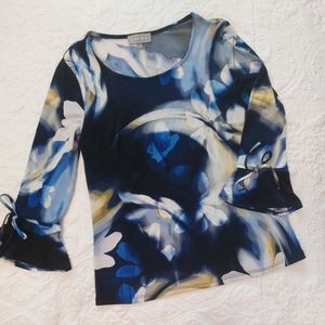 🔹️Blue floral blouse with fluted sleeves🔹️Laura SP